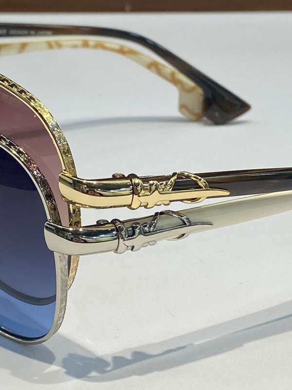 Picture of Chrome Hearts Sunglasses _SKUfw52080295fw